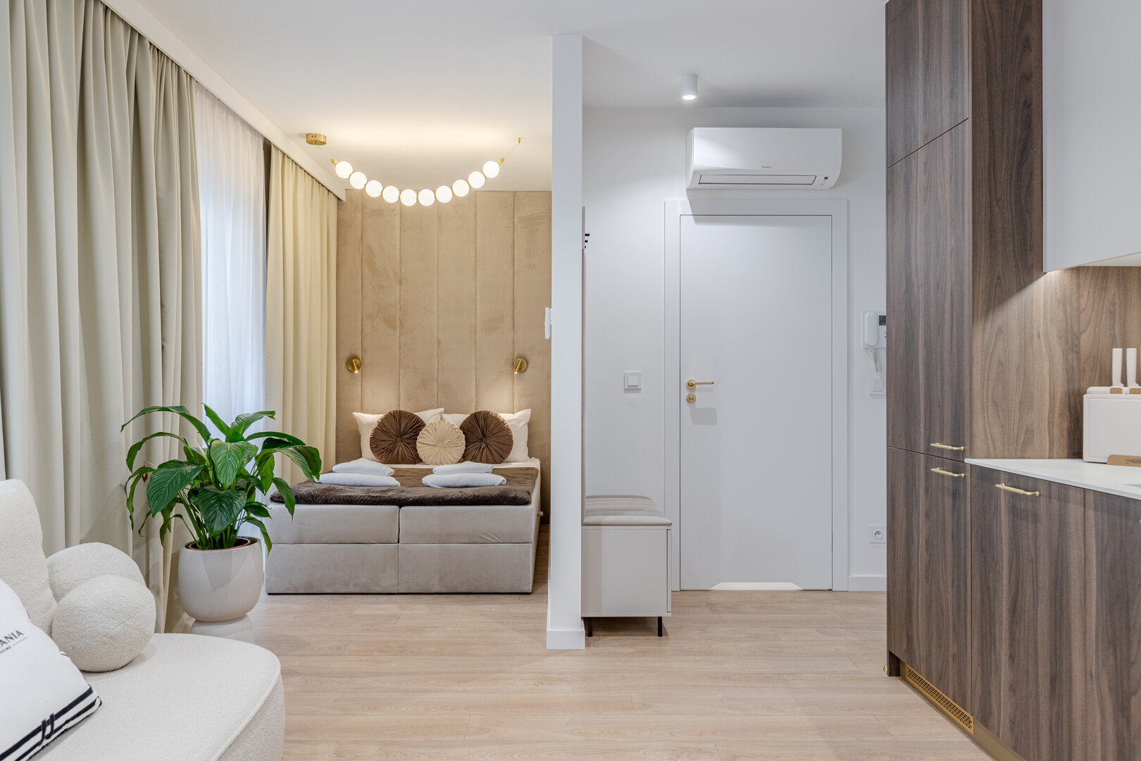 Komfortowe, jasne wnętrze apartamentu Igielna Prestige